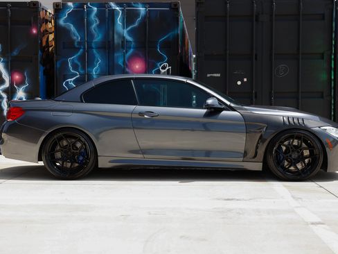 Used 2016 BMW M4 Convertible RWD image 18