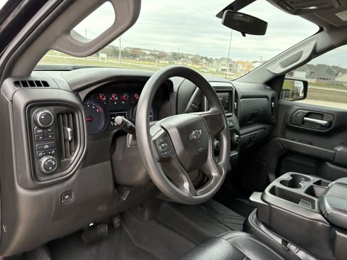 Used 2019 Chevrolet Silverado 1500 Custom Trail Boss w/ Custom Convenience Package image 15