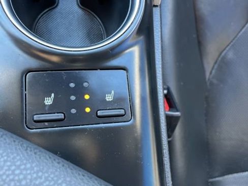 Used 2020 Toyota Camry XLE FWD image 43
