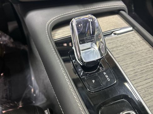Used 2023 Volvo XC90 B6 Ultimate w/ Lounge Package AWD/4WD image 17