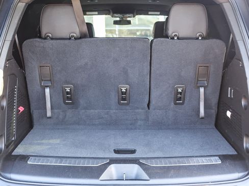 Used 2021 Chevrolet Tahoe Z71 image 22