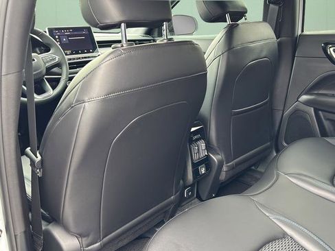 New 2026 Jeep Compass Latitude image 21