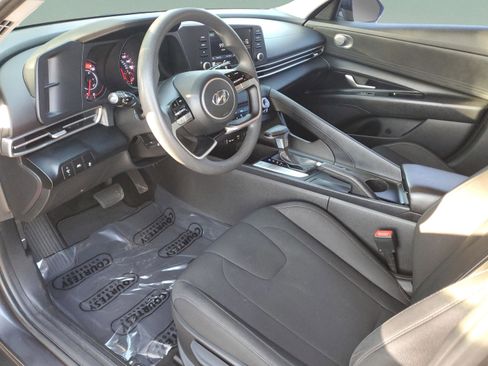 Used 2021 Hyundai Elantra SEL image 17
