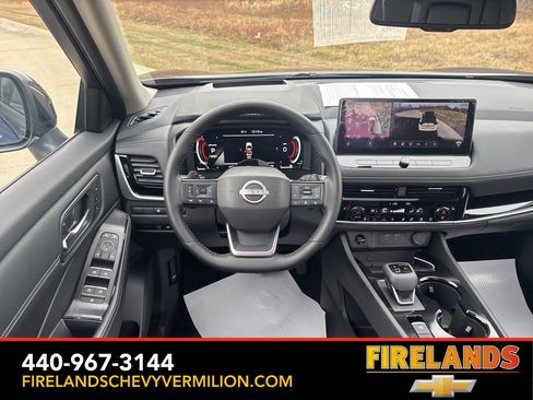 Used 2025 Nissan Rogue SL w/ Tech Package image 50