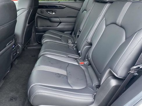Used 2025 Honda Pilot EX-L image 10