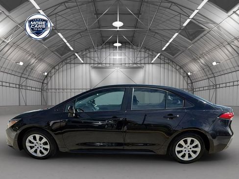 Used 2025 Toyota Corolla LE image 5