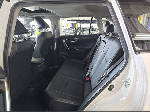 Used 2020 Toyota RAV4 XLE Premium AWD/4WD image 8