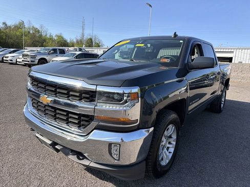 Used 2018 Chevrolet Silverado 1500 LT w/ All Star Edition AWD/4WD image 10