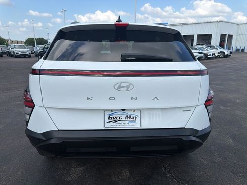 Used 2025 Hyundai Kona SEL image 4