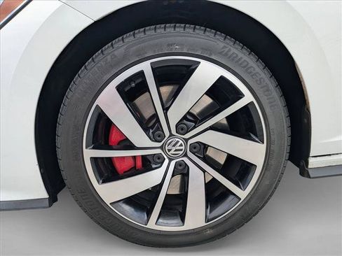 Used 2019 Volkswagen Jetta GLI FWD image 23
