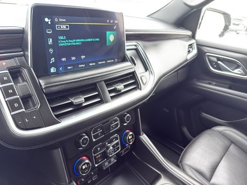 Used 2024 Chevrolet Tahoe LT w/ LT Signature Package image 21