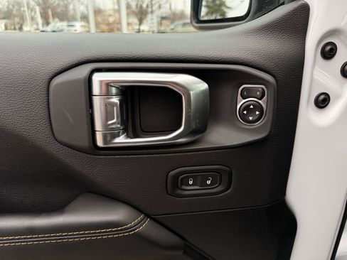 Used 2025 Jeep Wrangler Sahara 4xe image 41