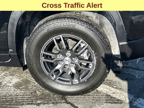 Used 2025 GMC Acadia Elevation image 9