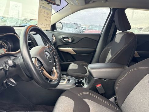 Used 2018 Jeep Cherokee Latitude image 13