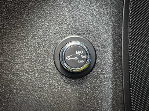 Used 2023 Buick Envision Essence AWD/4WD image 13