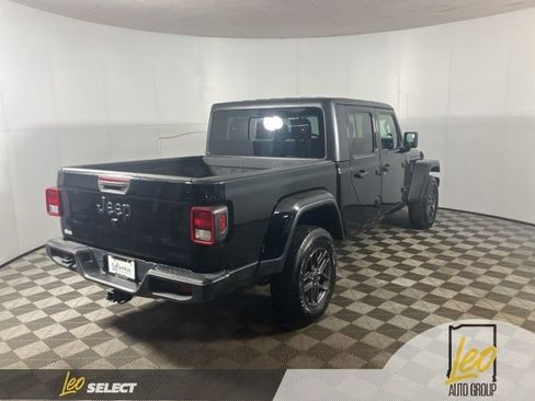 Used 2021 Jeep Gladiator Sport AWD/4WD image 11