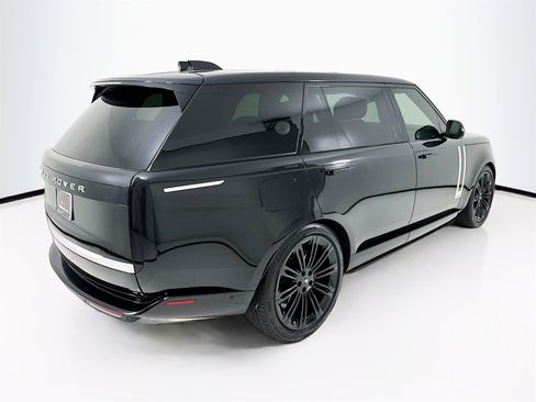 Used 2025 Land Rover Range Rover Long Wheelbase Autobiography image 8