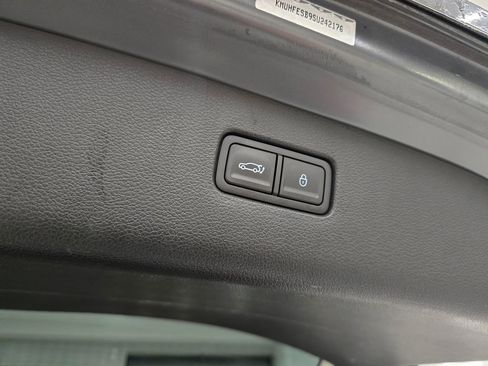 Used 2025 Genesis GV80 2.5T Standard AWD/4WD image 40