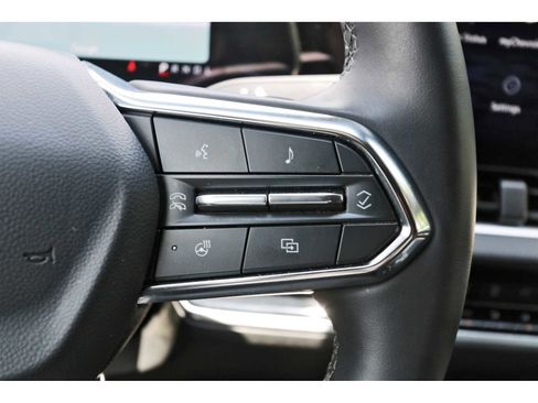 Used 2026 Chevrolet Equinox LT FWD image 16