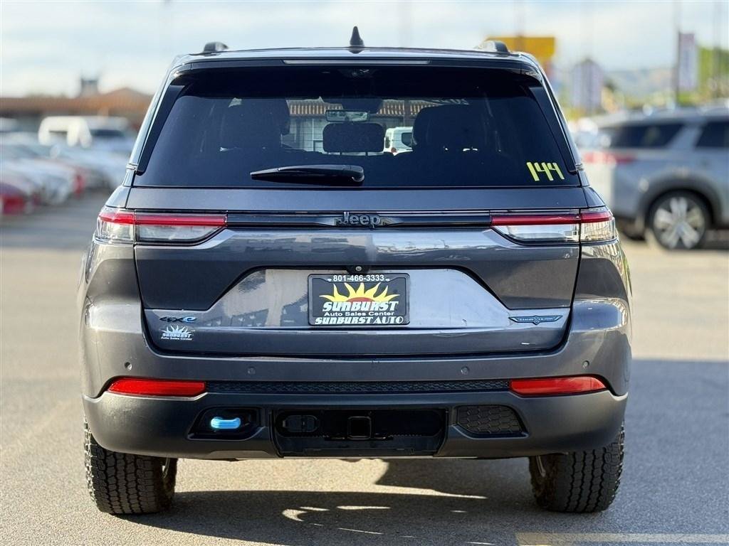 Used 2022 Jeep Grand Cherokee Trailhawk w/ Advanced Protech Group II AWD/4WD image 6