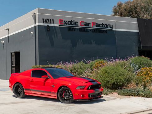 Used 2014 Ford Mustang Shelby GT500 w/ Equipment Group 821A RWD image 1
