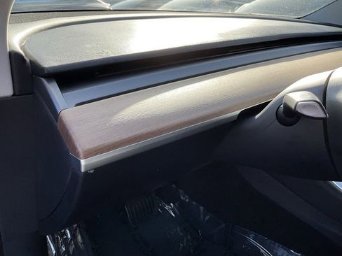 Used 2018 Tesla Model 3 Mid Range image 17