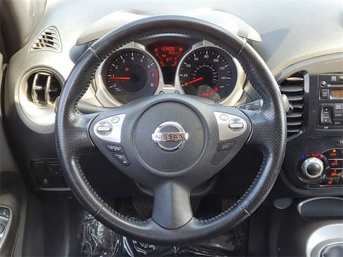 Used 2013 Nissan Juke SV image 29