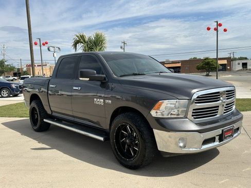 Used 2017 RAM 1500 Big Horn AWD/4WD image 3