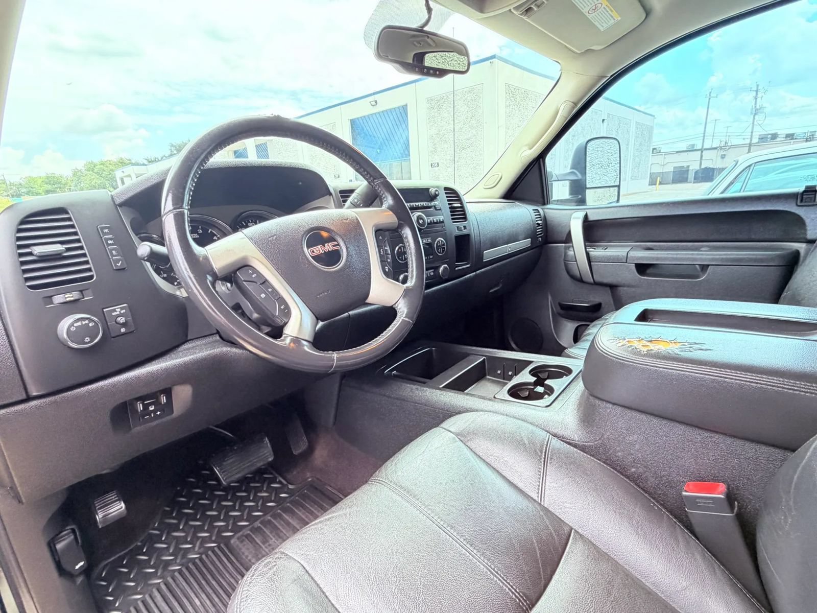 Used 2012 GMC Sierra 2500 SLE w/ SLE Preferred Package AWD/4WD image 10