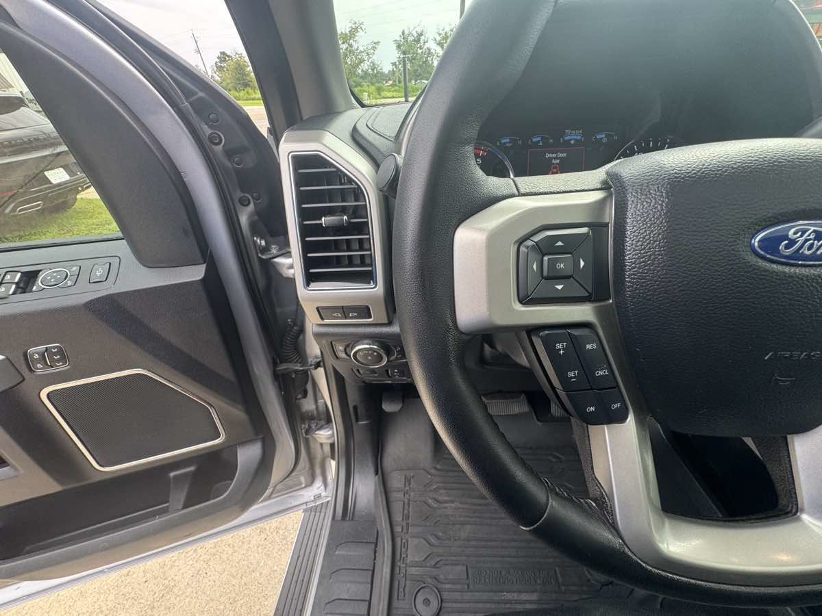 Used 2021 Ford F250 Lariat w/ Lariat Ultimate Package AWD/4WD image 15