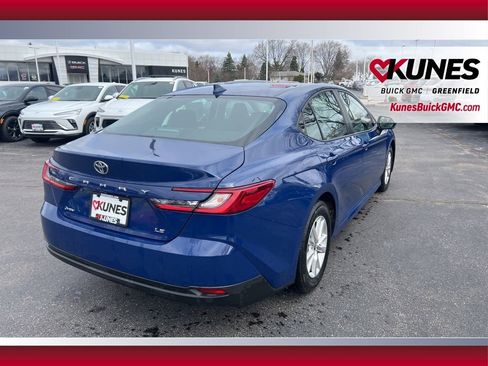 Used 2025 Toyota Camry LE image 5