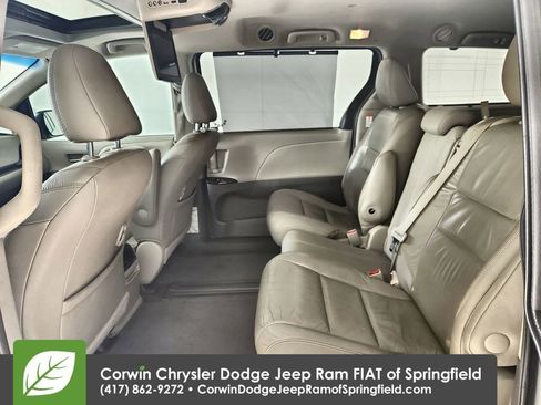 Used 2016 Toyota Sienna L image 29