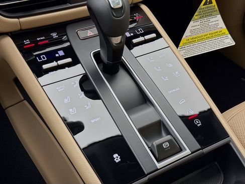 New 2026 Porsche Macan AWD/4WD image 22
