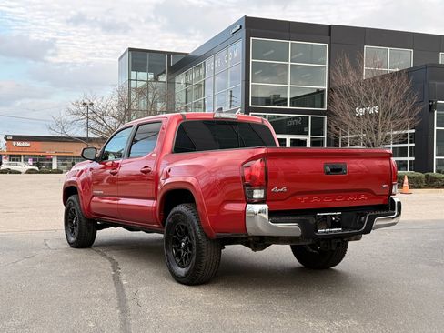 Used 2019 Toyota Tacoma SR5 image 3