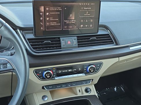 Used 2024 Audi Q5 2.0T Prestige w/ Prestige Package image 20