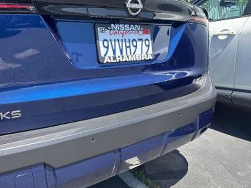 Certified 2025 Nissan Kicks SV AWD/4WD image 3