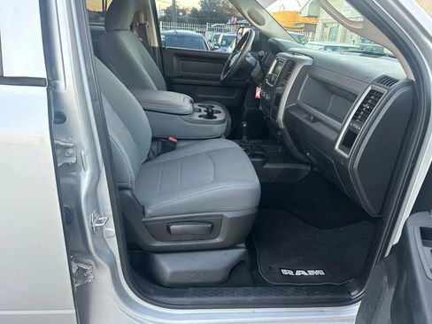 Used 2018 RAM 2500 Tradesman w/ Chrome Appearance Group image 12
