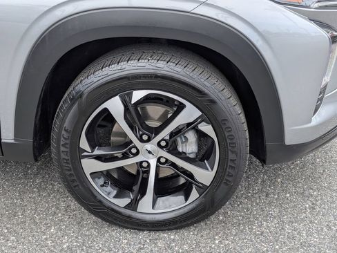 Certified 2024 Chevrolet Trax RS w/ Driver Confidence Package FWD image 10