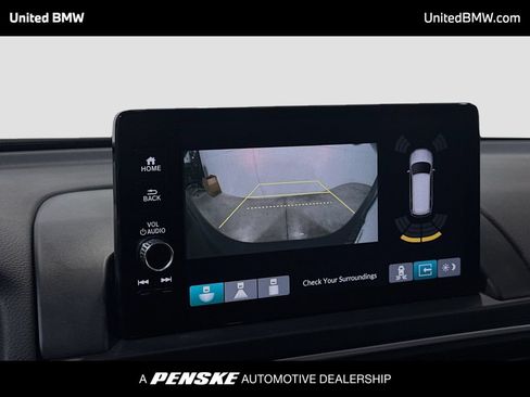 Used 2025 Honda Pilot Touring image 9
