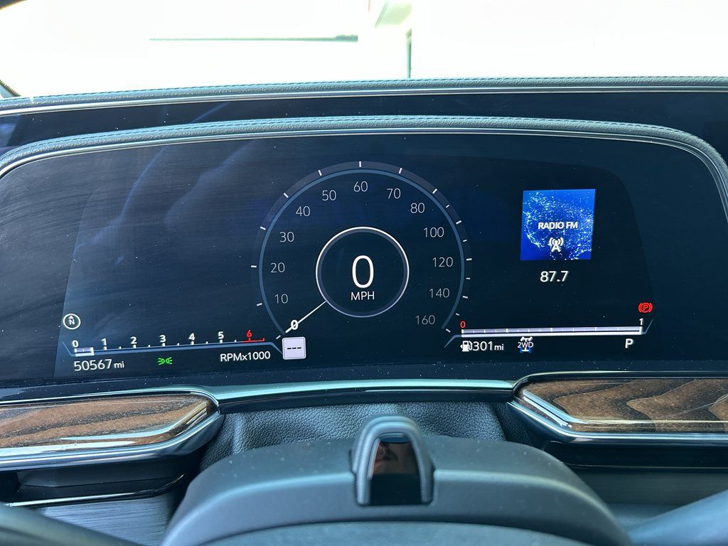 Used 2022 Cadillac Escalade Sport Platinum AWD/4WD image 28