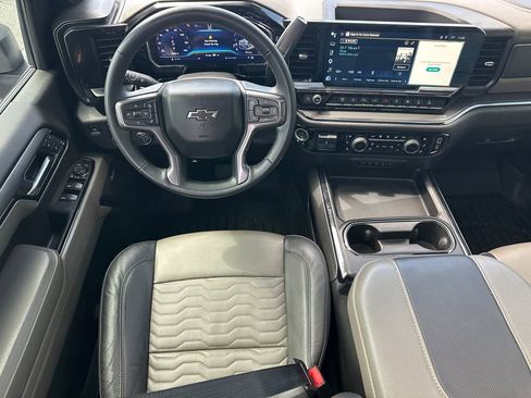 Used 2025 Chevrolet Silverado 2500 ZR2 w/ Technology Package AWD/4WD image 24