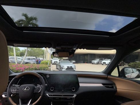Used 2025 Lexus RX 350 Premium w/ Accessory Package (Z1) FWD image 20