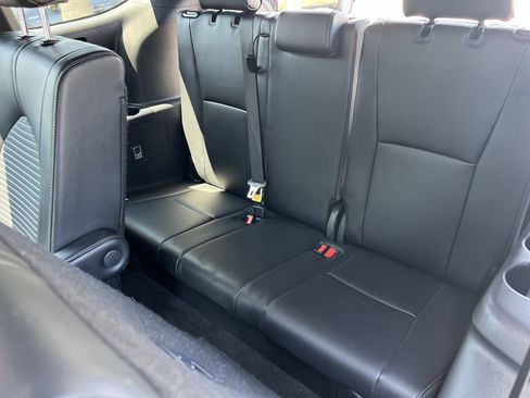 Used 2024 Toyota Highlander XSE FWD image 33