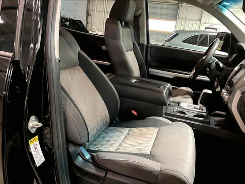 Used 2016 Toyota Tundra SR5 w/ SR5 Upgrade Package image 7