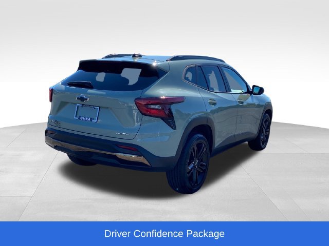 Used 2025 Chevrolet Trax ACTIV w/ Sunroof Package FWD image 4