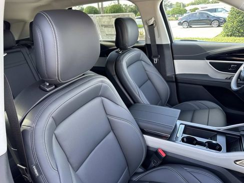 New 2025 Lincoln Nautilus Premier w/ Equipment Group 102A image 18