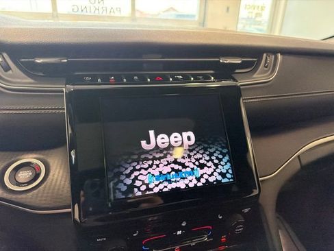 Used 2023 Jeep Grand Cherokee Altitude AWD/4WD image 23
