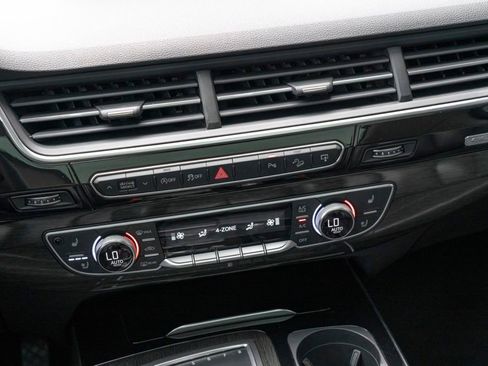 Used 2017 Audi Q7 3.0T Premium Plus w/ Premium Plus Package image 27