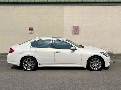 Used 2013 INFINITI G37 Journey w/ Premium Pkg RWD image 4