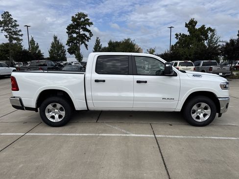 Used 2025 RAM 1500 Big Horn AWD/4WD image 9
